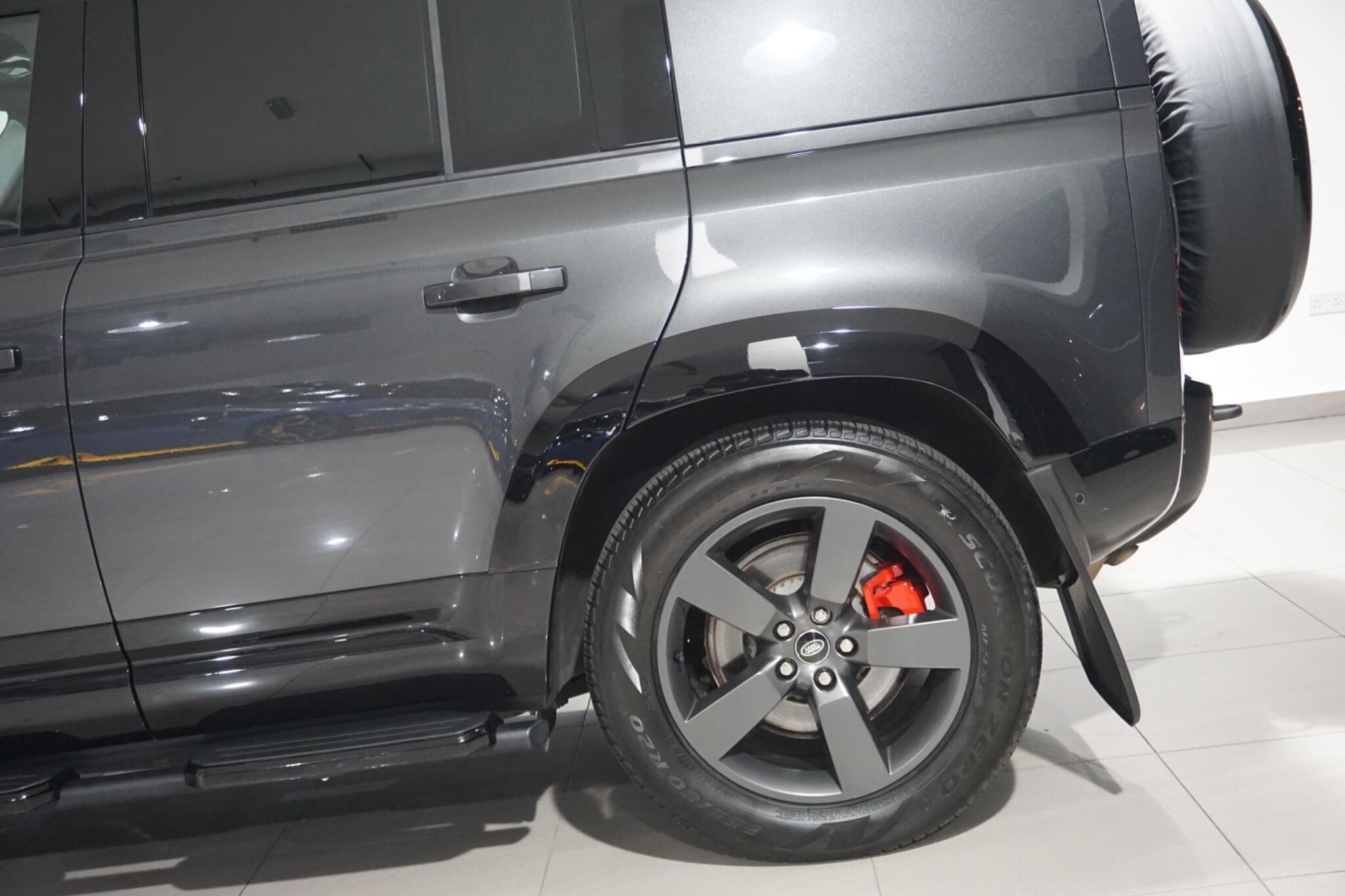 Land Rover Defender 110 3.0 D300 MHEV X-Dynamic HSE Hard Top SUV Auto 4WD MWB Euro 6 (s/s) 5dr